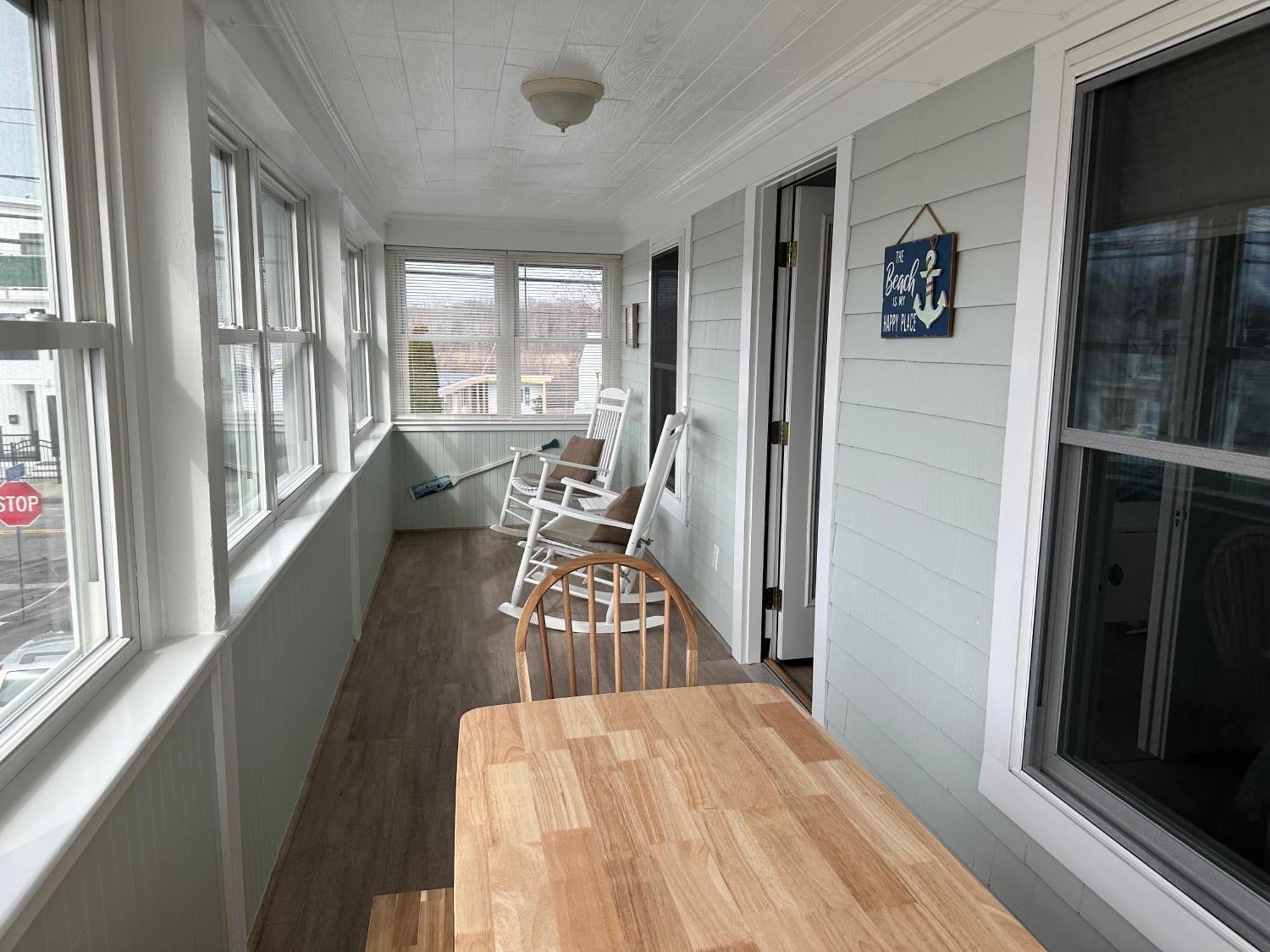 Moontide Motel, Apartments, And 2*